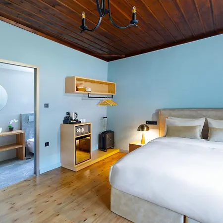 Kenta Mountain & Gastrobar 酒店 4*