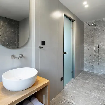 Kenta Mountain & Gastrobar 4*