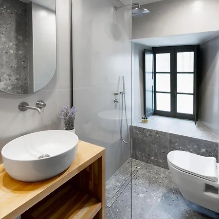 Kenta Mountain & Gastrobar 酒店 4*